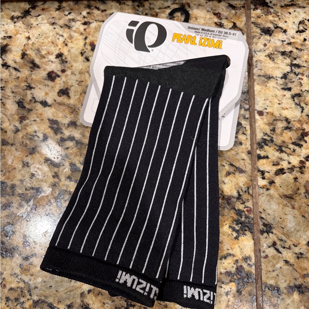 Pearl Izumi cycling socks - Picture 2 of 3